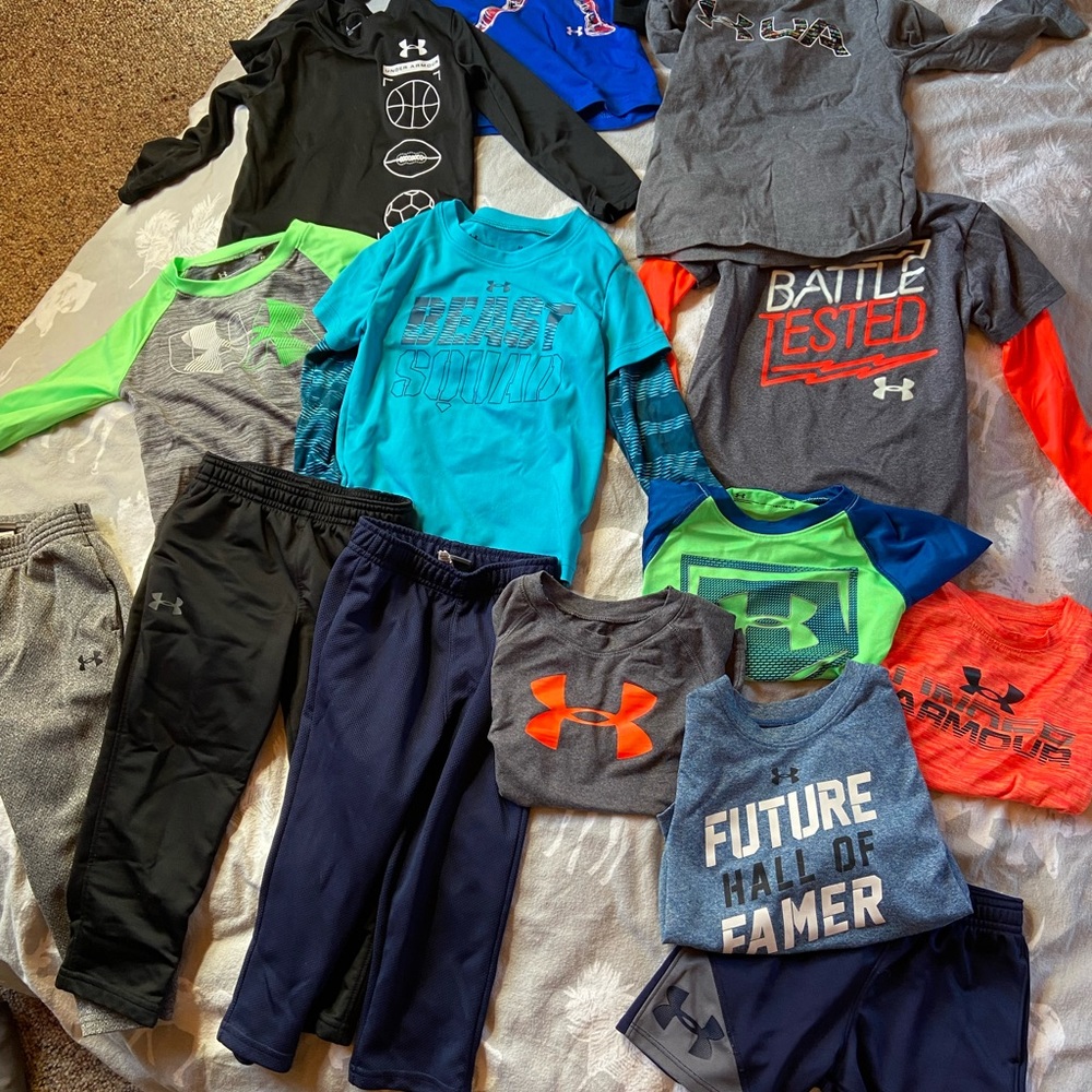 Lot of 2t under Armour set
